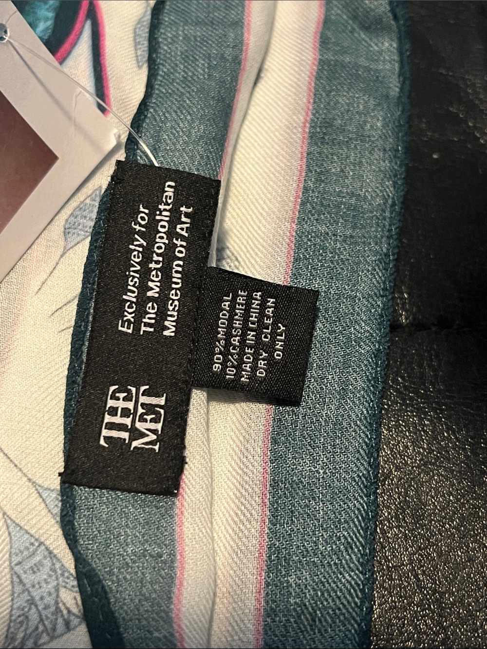 NWT The Met Teal & Cream Modal & Cashmere Scarf - Picture 5 of 10